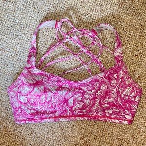EUC Lululemon Free To Be Bra